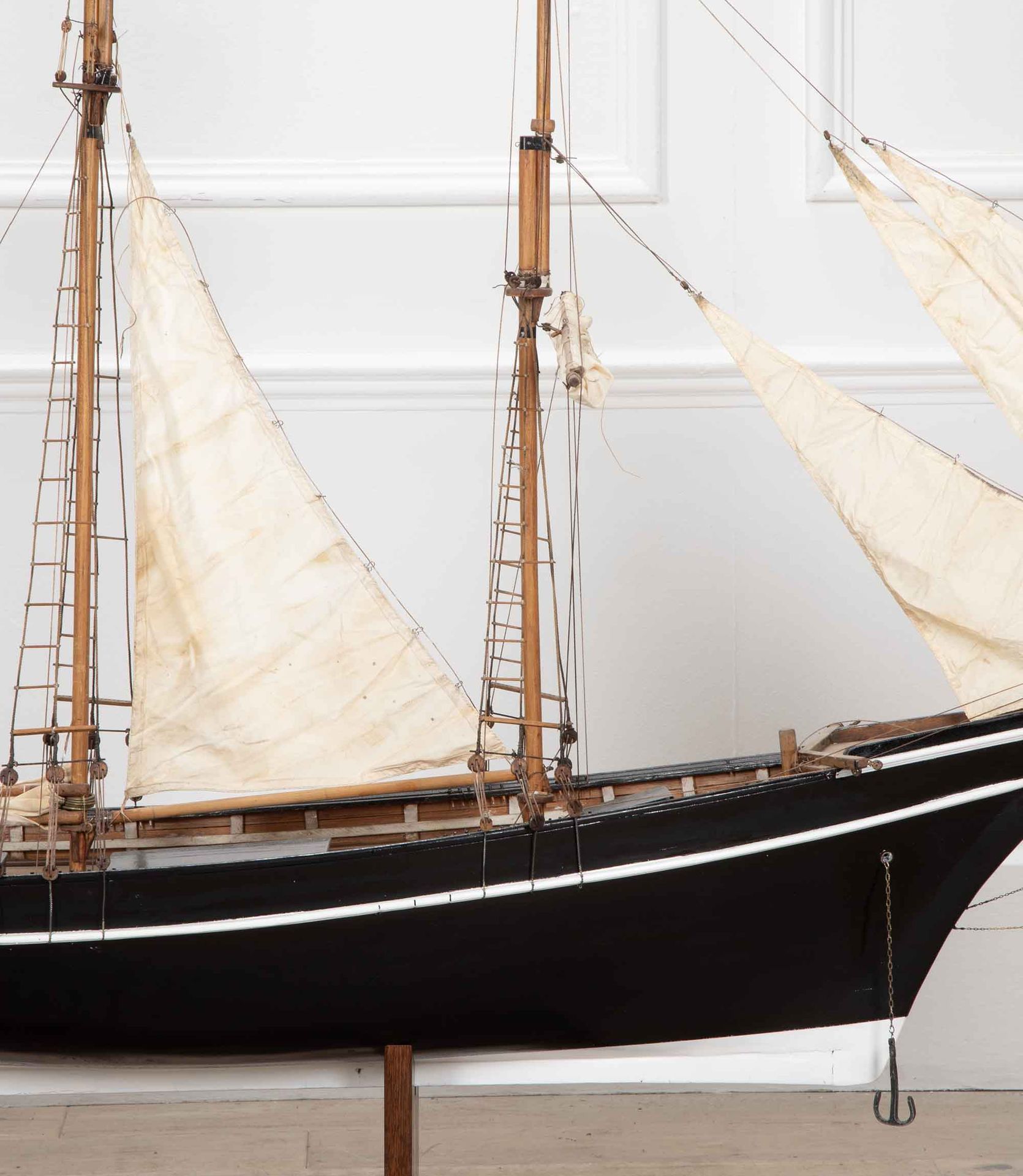 English 20th Century Model Sailing Ship - DA8439585